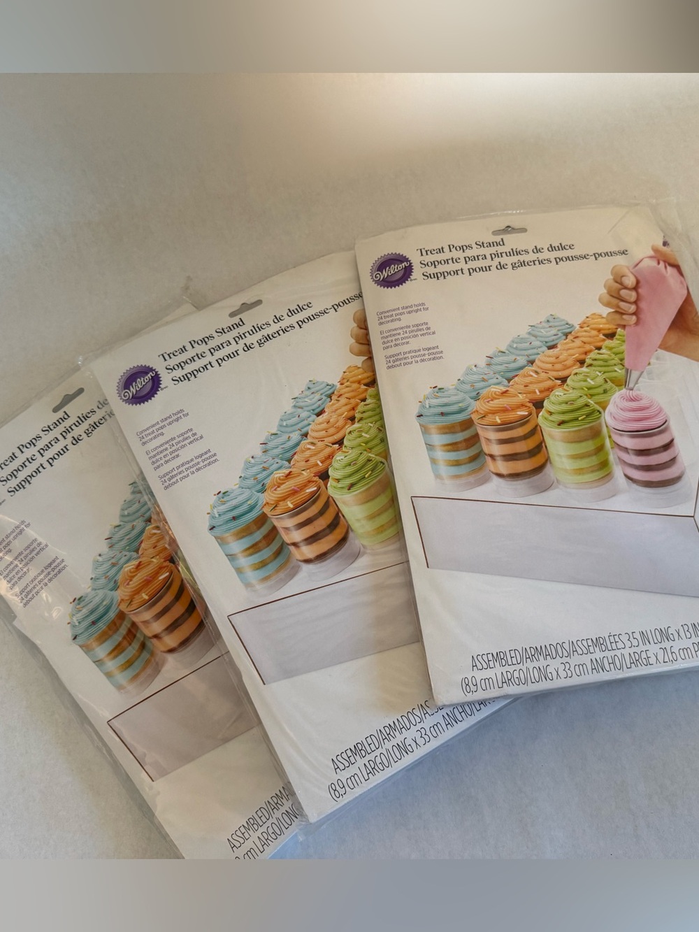 Wilton White Cake Pop & Cupcake Display Stands (3 packs) NWT